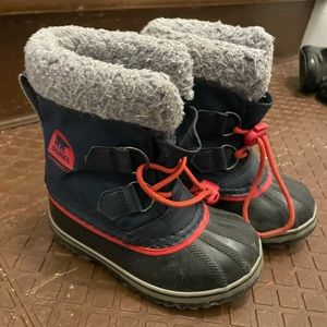 Size 10 little kid Sorels